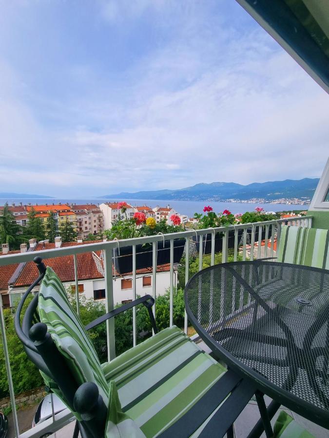 Apartment Rijeka With Sea View Exteriör bild