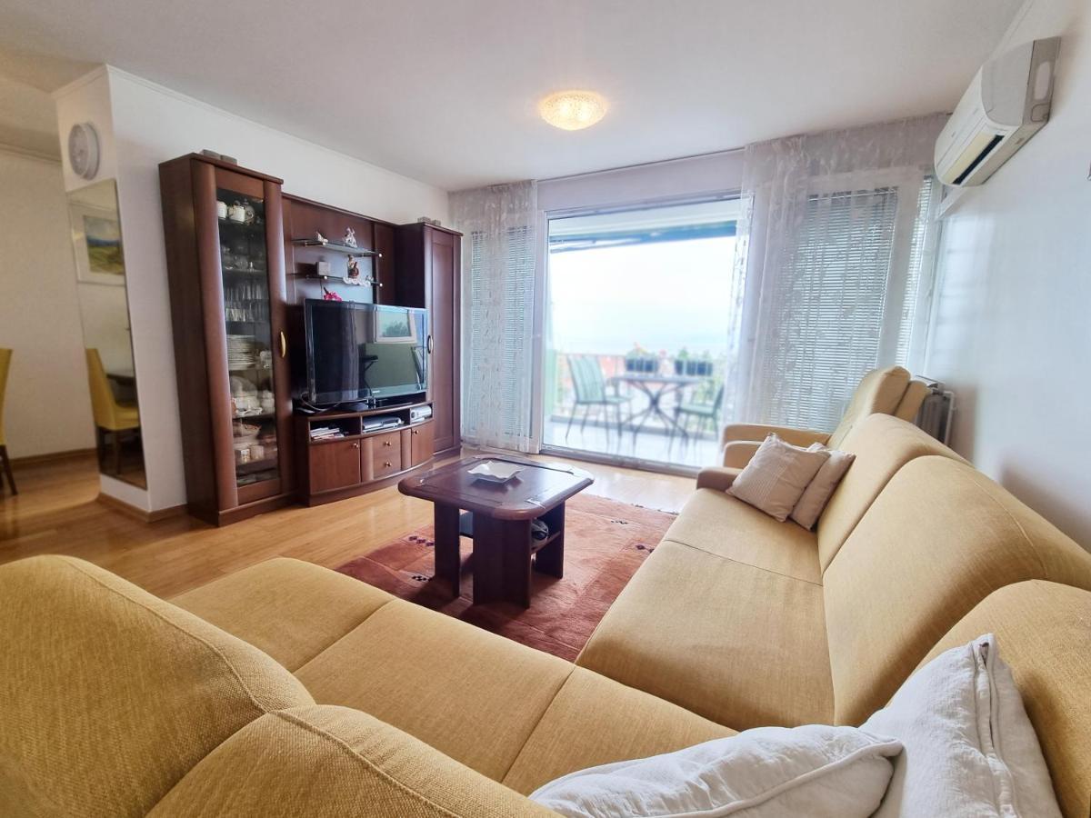Apartment Rijeka With Sea View Exteriör bild