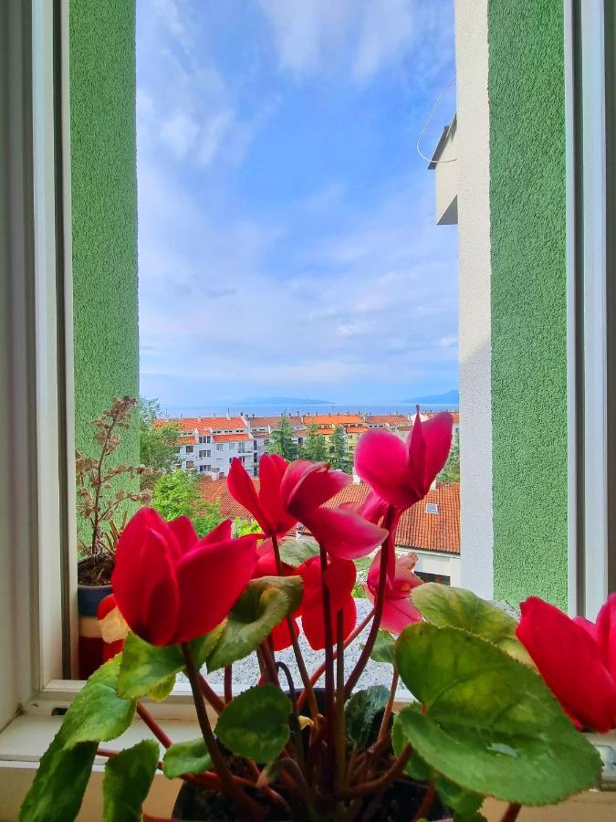 Apartment Rijeka With Sea View Exteriör bild