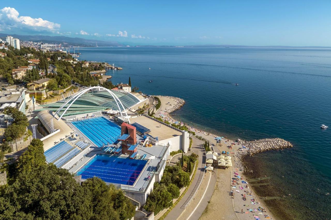 Apartment Rijeka With Sea View Exteriör bild