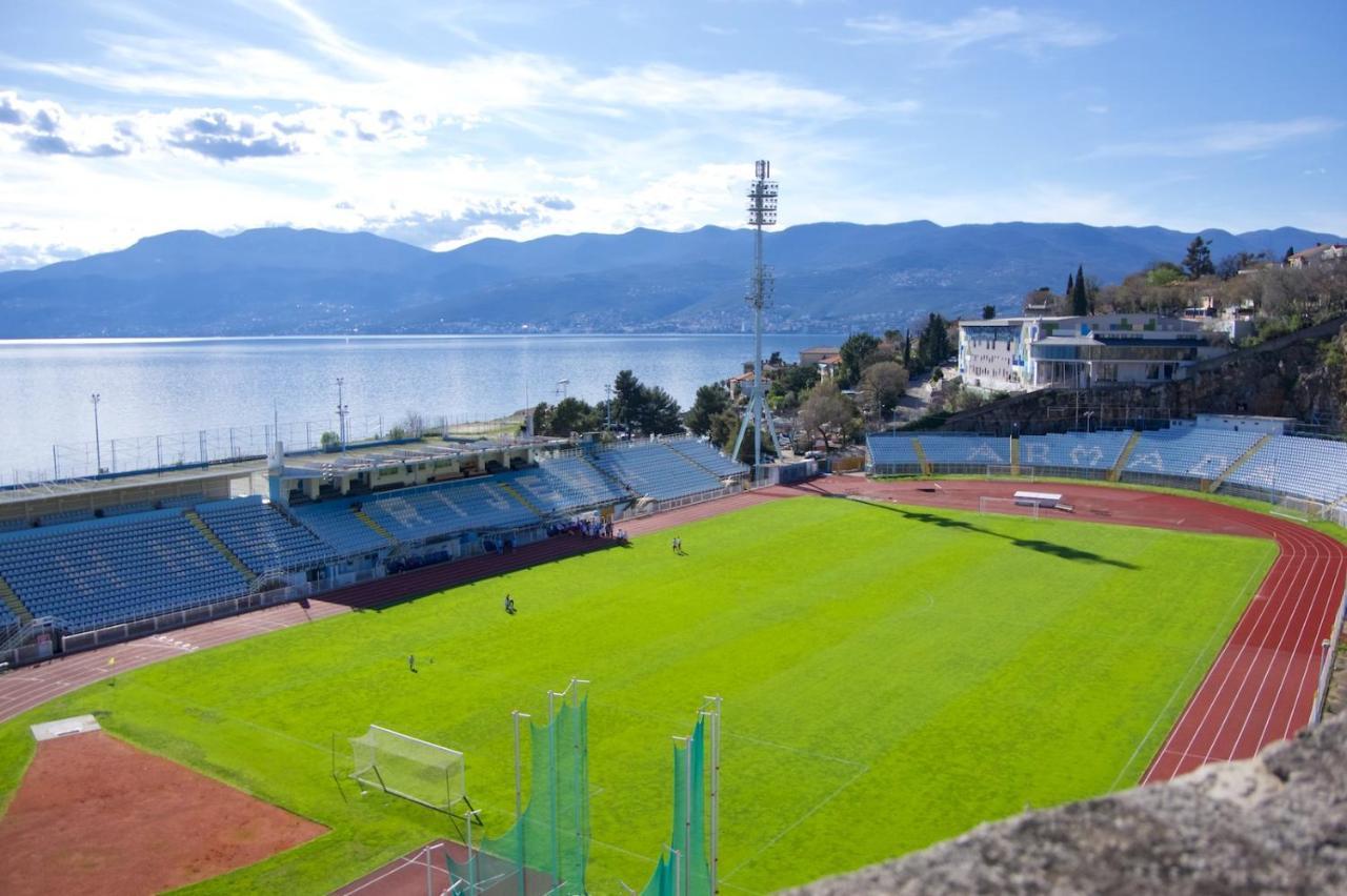 Apartment Rijeka With Sea View Exteriör bild