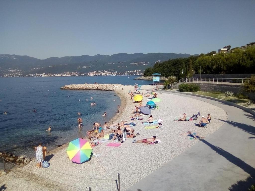 Apartment Rijeka With Sea View Exteriör bild
